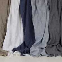 Load image into Gallery viewer, Theo and Joe Camargue Throw White | Throws | app store dev @@ABC ///[option4] 十月五日 11:53 
