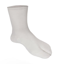 Load image into Gallery viewer, OrthoFeet Bunion Relief Socks - White (3 pairs) | Socks | app store dev @@ABC ///[option4] 十月五日 11:53 
