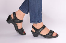 Load image into Gallery viewer, OrthoFeet Camille - Black 2&quot; Heel Sandals | Footwear | app store dev @@ABC ///[option4] 十月五日 11:53 
