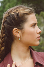 Load image into Gallery viewer, Aqua bay drop earring silver
