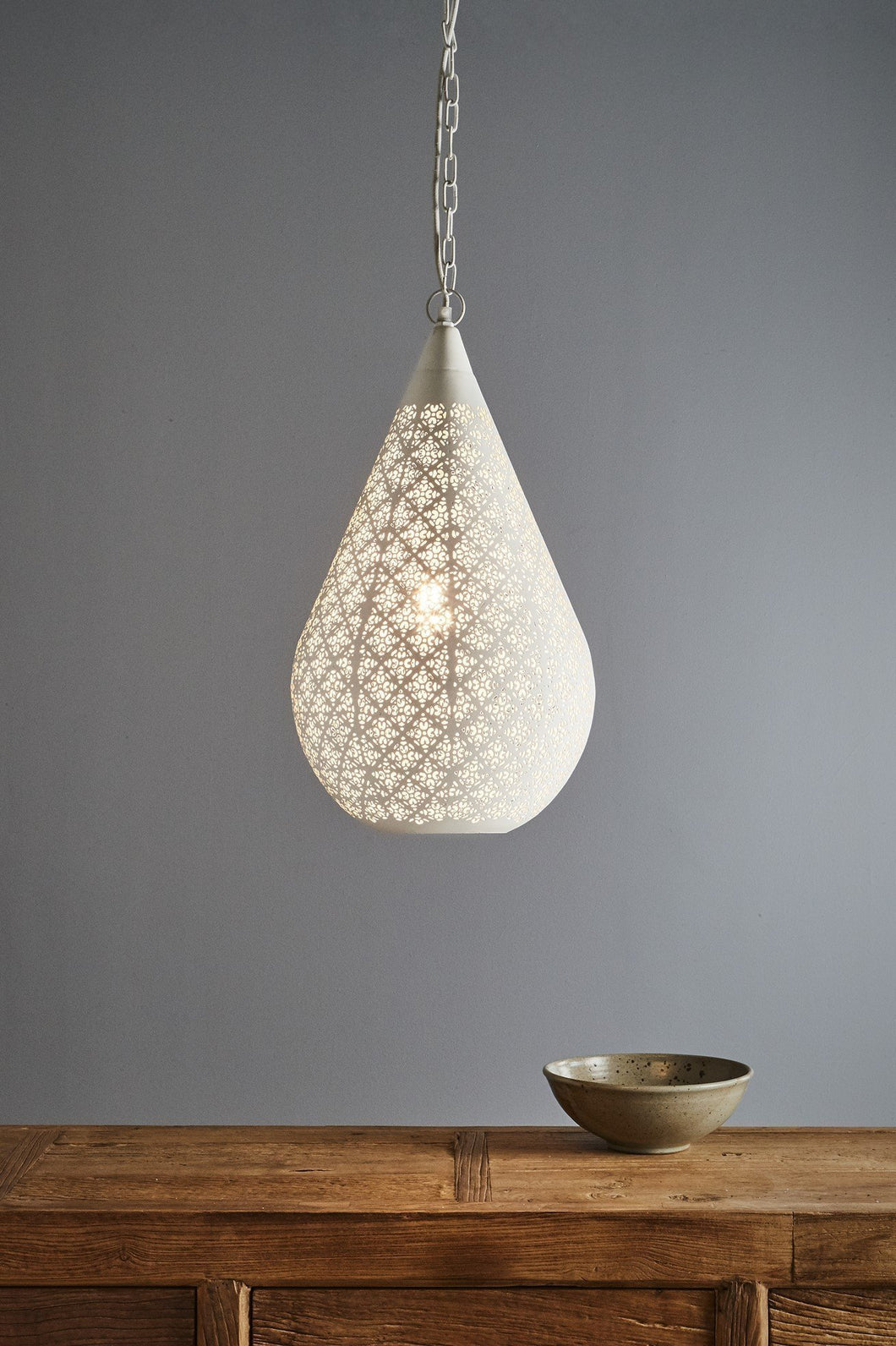 Zaffero Europa Medium - White - Perforated Teardrop Pendant Light | Lighting | app store dev @@ABC ///[option4] 十月五日 11:53 