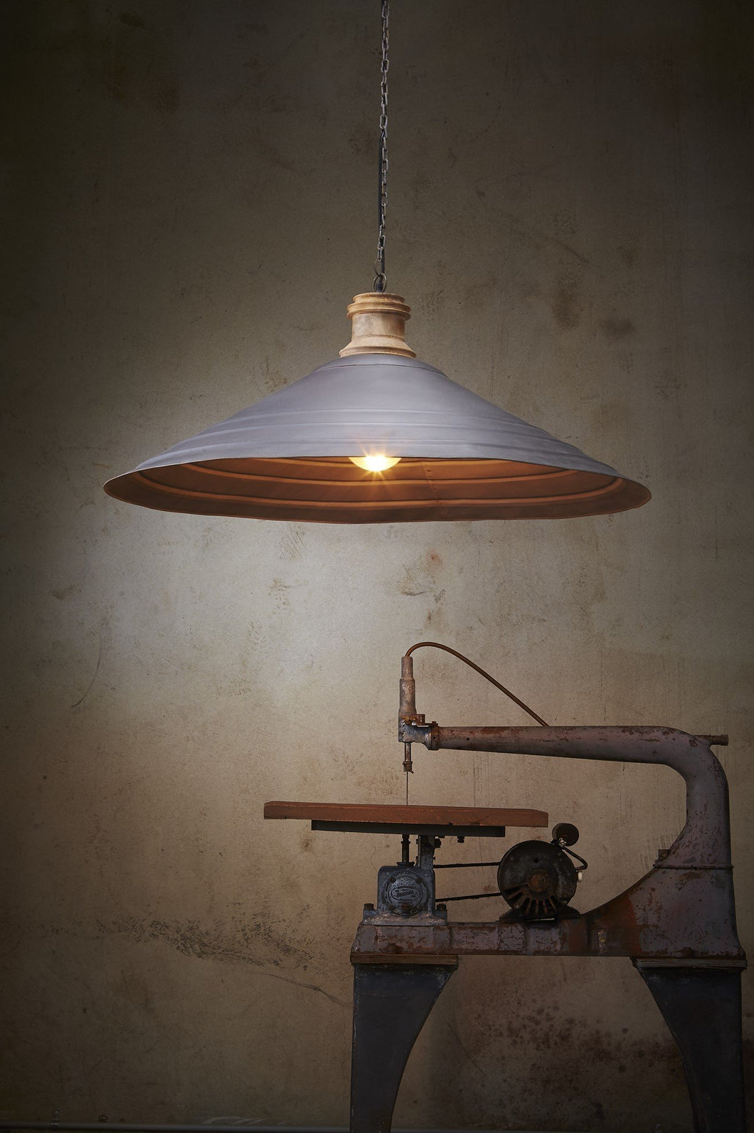 Zaffero Hudson - Antique Zinc/Wood - Extra Large Iron Dish Pendant | Lighting | app store dev @@ABC ///[option4] 十月五日 11:53 