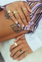 Load image into Gallery viewer, Canada
