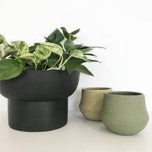Load image into Gallery viewer, MRD Home Ana Planter X-Small - Clay | Accessories | app store dev @@ABC ///[option4] 十月五日 11:53 
