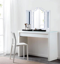 Load image into Gallery viewer, Jovic Trading Celebrity Light Up Table Mirror | Sleeping | app store dev @@ABC ///[option4] 十月五日 11:53 
